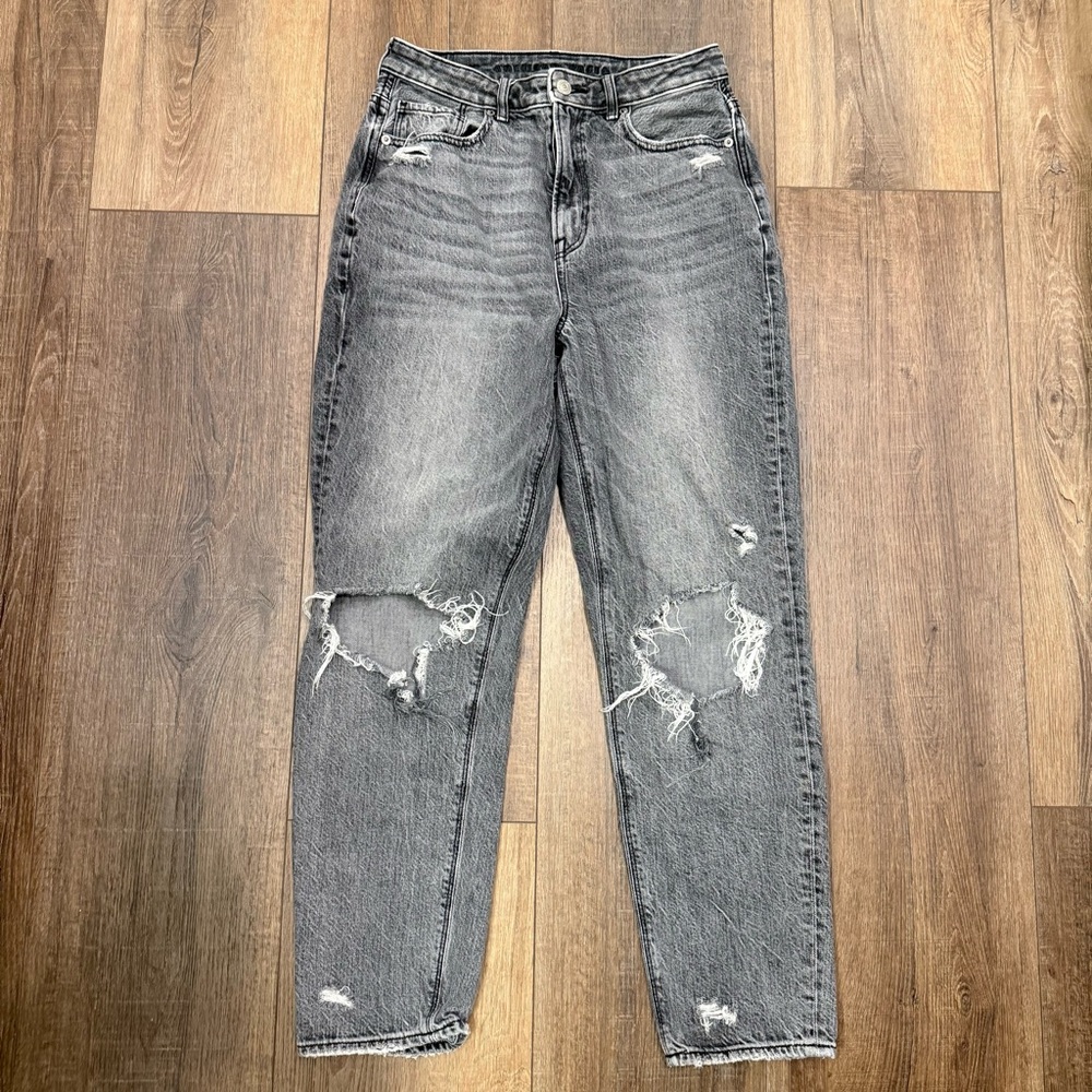 American Eagle highest rise mom Jean faded black denim distressed size 6